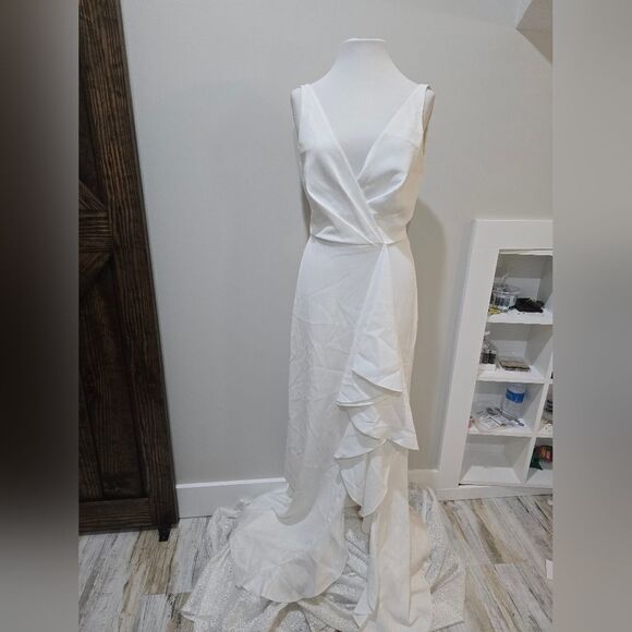 Sachin & Babi Courtney Ruffle Gown NWOT size 4 White - Picture 3 of 5